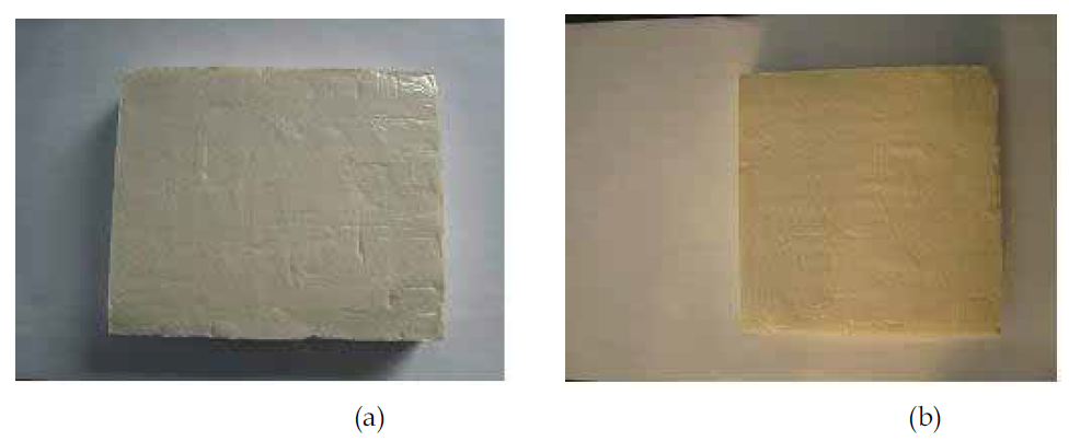 Images of PIR foam from virgin PU system (a) and that from PU system containing 15wt% of GF-polyol