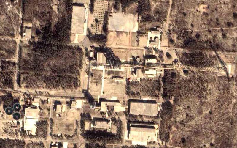 파키스탄 Khusab 원자로인근 중수생산 설비(2000년 2월, IKONOS)