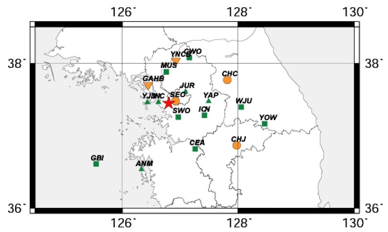 Fig. 3.2.1. Distribution map of stations used for hypocenter relocation. Star indicates the epicenter.