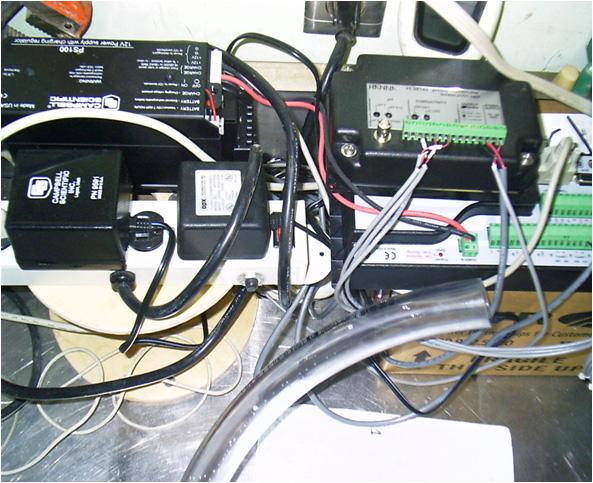 Datalogger (left) and electrical conductivitydevice (right) used in the study.
