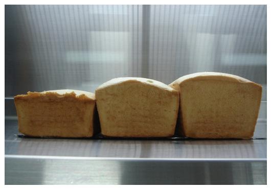 Angel cake manufactural from irradiated liquid egg white (left; 0 kGy: middle; 2.5 kGy: right ; 5.0 kGy).