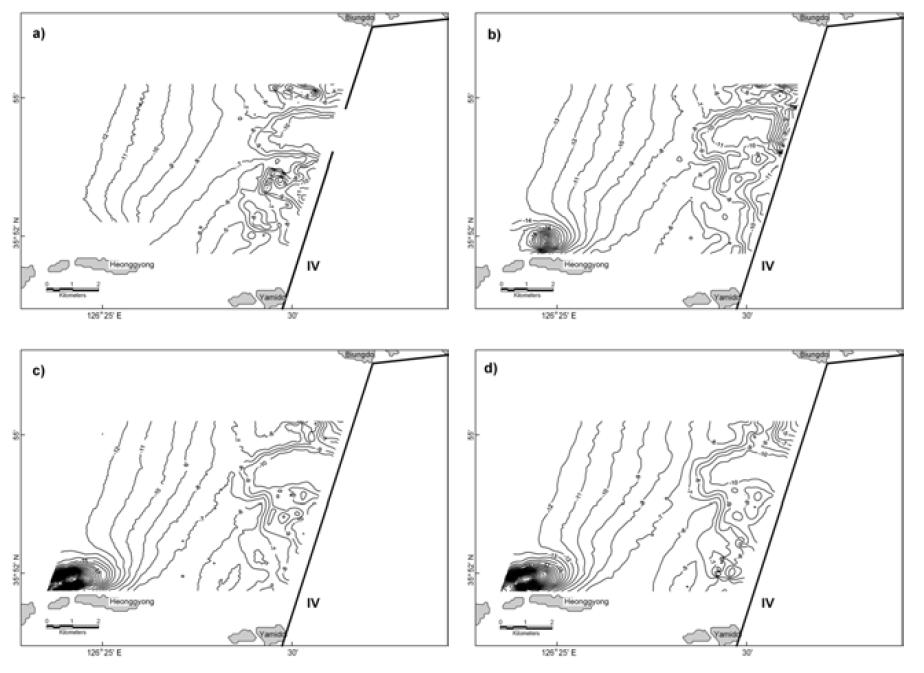 4호 방조제 외해역의 해저지형. a) 2002년 9월. b) 2005년 3월. c) 2007년 5월. d)2008년 6월. 약최저저조면하의 수심을 m 단위로 표시