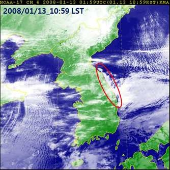 Fig. 3.3.7. The NOAA satellite infrared image at 1059 LST 13 January 2008 of Event B