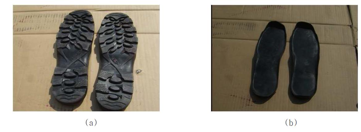 (a) 시제품 아웃솔 신발금형으로 부터 성형 시험한 신발 밑창 (하면)(b) 시제품 아웃솔 신발금형으로 부터 성형 시험한 신발 밑창 (상면)