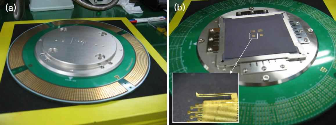 전기적 특성 분석을 위해 제작한 probe card 구조; (a) top stiffener side, (b) probe array side.