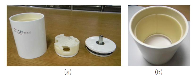 (a) 시제품 부항 컵의 구성품 (부항 컵 몸체, sensor 받침대, 부항 컵 상판) (b) 시제품 부항 컵 본체의 슬라이딩이 가능한 구조