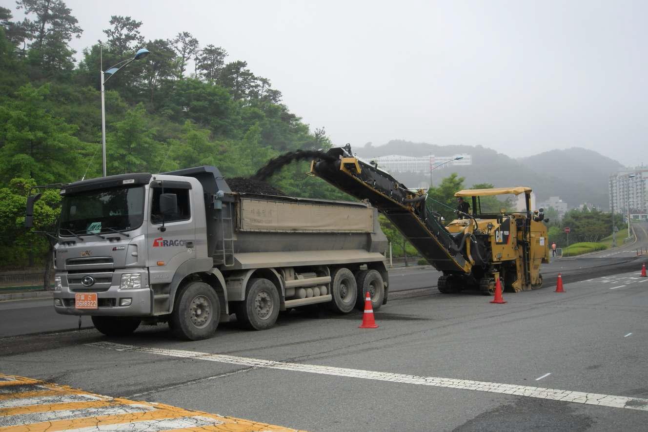 아스팔트 포장 절삭