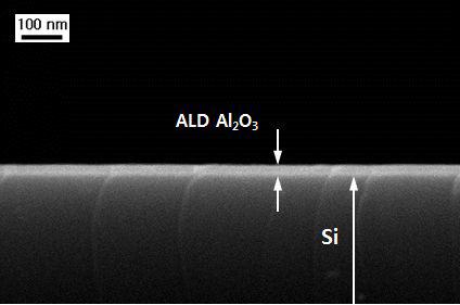 Si wafer위에 증착된 ALD Al2O3 박막의 단면 SEM사진 400℃, 300cycle, ~25.5nm