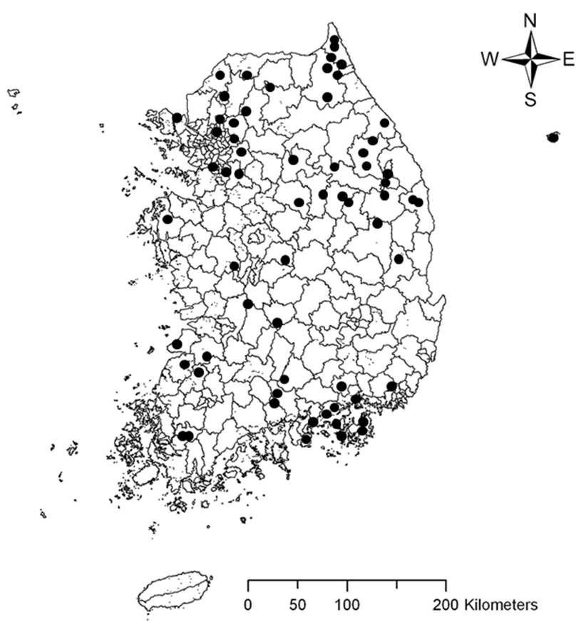 표본자료에 의한 2001년까지의 갈색여치의 채집 지역