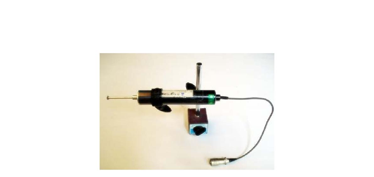시험체의 변위 측정을 위한 변위계