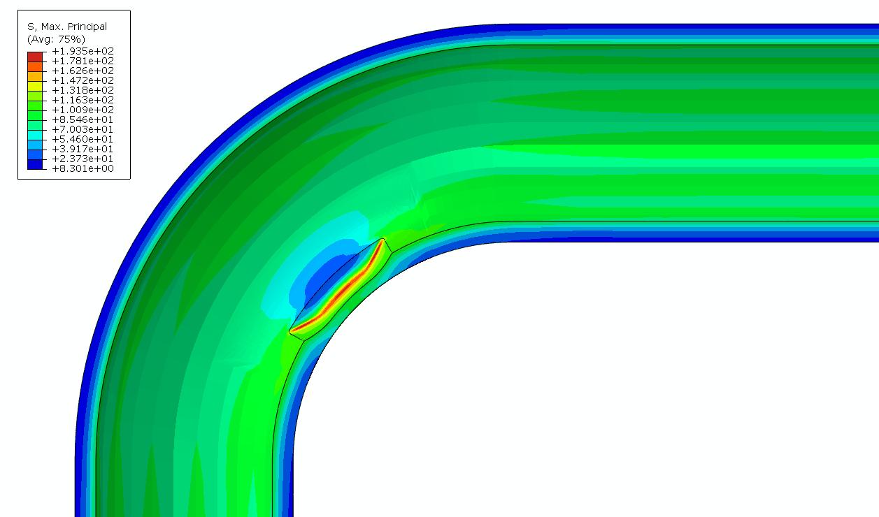 엘보우 피더관 중앙의 Intrados에          크기의 국부 감육이 존재하는 경우, 가열/냉각 과정 동안 최대 응력값이 도출되는 시점에서의 최대 주응력 분포