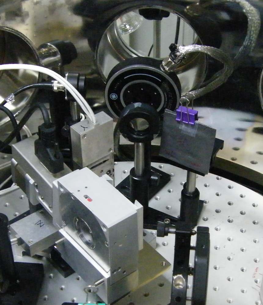그림 3-15. 렌즈, 전동셔터, CCD 카메라로 구성된 타겟표면 모니터링 장치