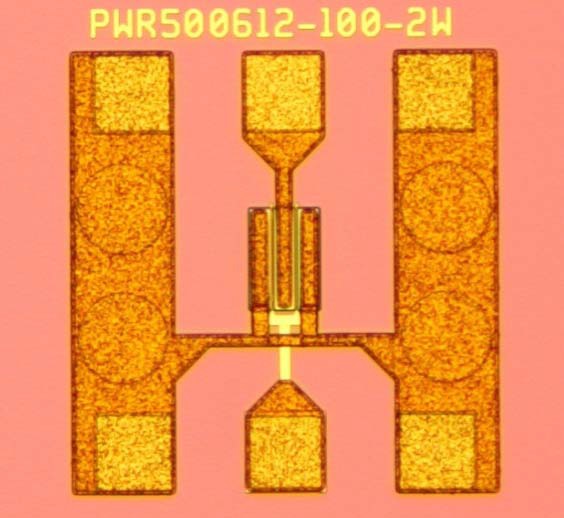 게이트 폭이 2x100 um인 E-mode PHEMT 사진