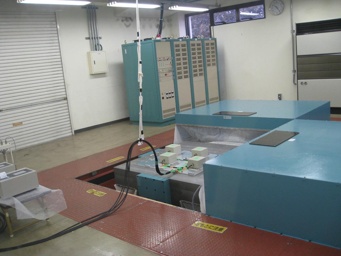 Laboratory for seismic intensity meter calibration