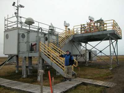 대기환경을 이해하기 위해 알래스카Barrow에 설치된 다트머스대학팀의 강우 및 수증기의 동위원소를 측정하기 위한 플랫폼.