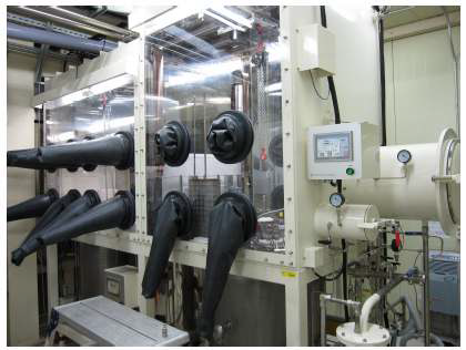 Fig. 3.1.2.8 Photographs of a lab-scale (20 kgHM/batch) electrolytic cell.