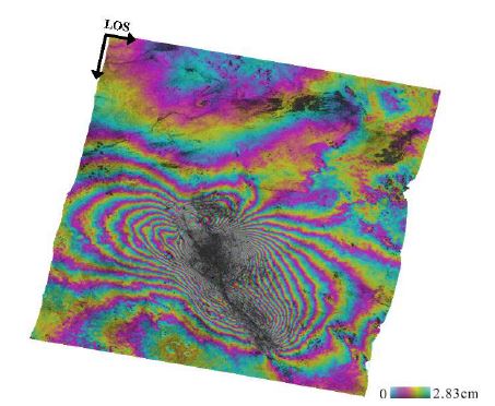 그림 1.3-14. 1999년 10월 16일 캘리포니아에서 발생한 헥터마인 지진의 ERS-2의 차분간섭도 정사보정영상