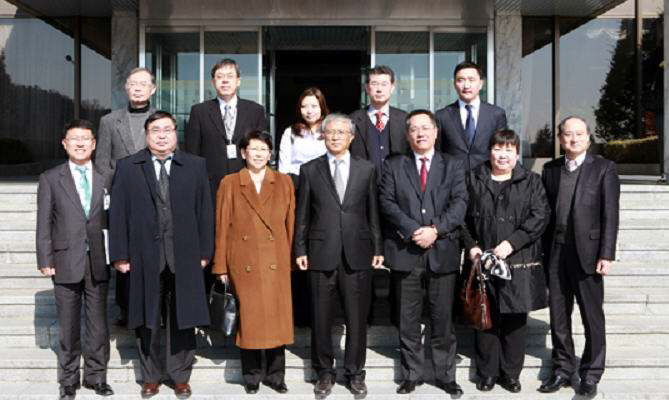 몽고 대표단과 원자력연구원장 단체 사진