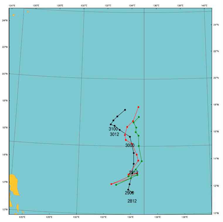 Fig. 4.2 Track of Typhoon Muifa (2011) for RSMC best track data (black), one-waynested simulation result (red), and two-way nested simulation result (green) for EXP01