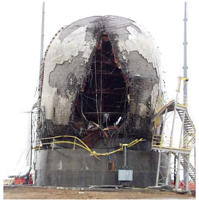 원자로건물(1/4 축소모델)의 구조파괴모드 시험 후 파괴 형상