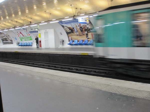 그림 11. 파리지하철의 제3궤조 방식