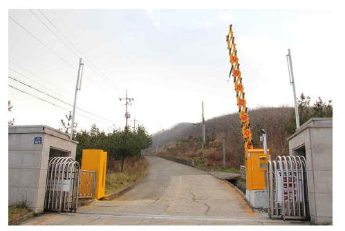 정문차단기와 반대편 함체