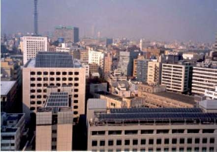 도쿄의 태양광 설치 건물