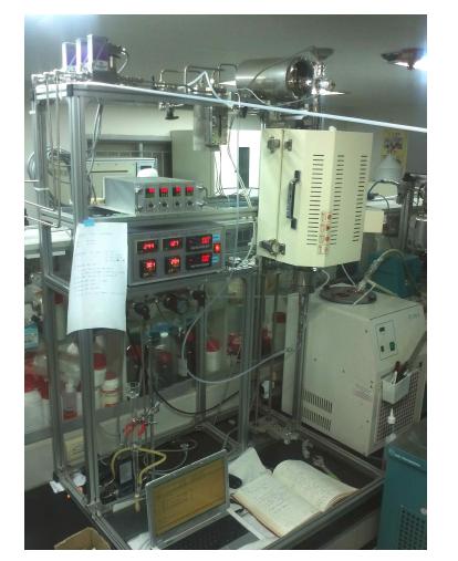 수소 투과 측정 및 catalytic membrane 반응 실험 겸용 장치.