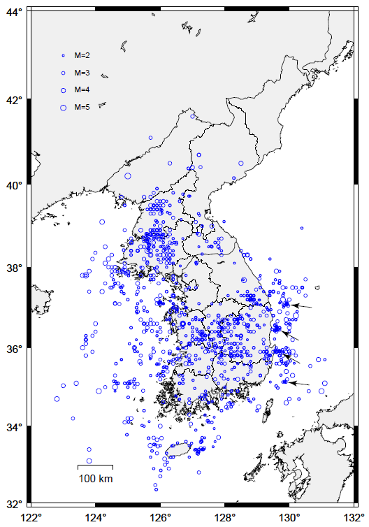 Fig. 2.1.1 Seismicity in 1978∼2013. Arrows indicate areas with relatively active seismicity in the East Sea.