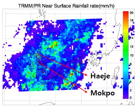 Fig. 4.2.3. Near surface rainfall rate retrieved from TRMM/PR on 2011 UTC 4 September 2007. Square boxes are observation sites.