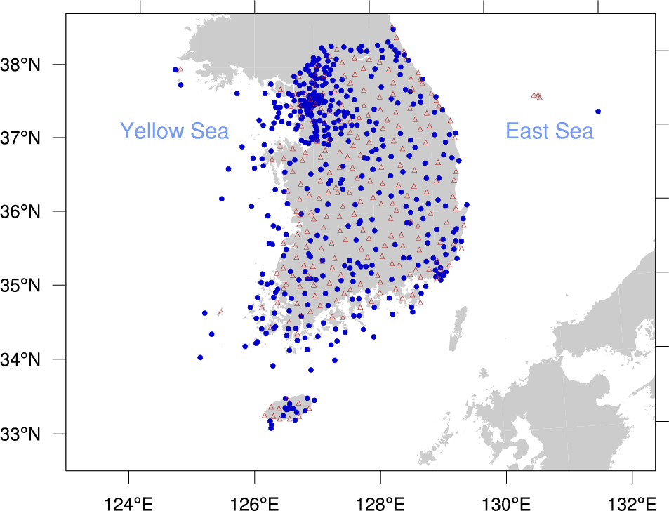 Location of 655 meteorological stations (solid blue circle and open red triangle) in this study. The symbols of 'open red triangle' indicate digital forecast stations (230).