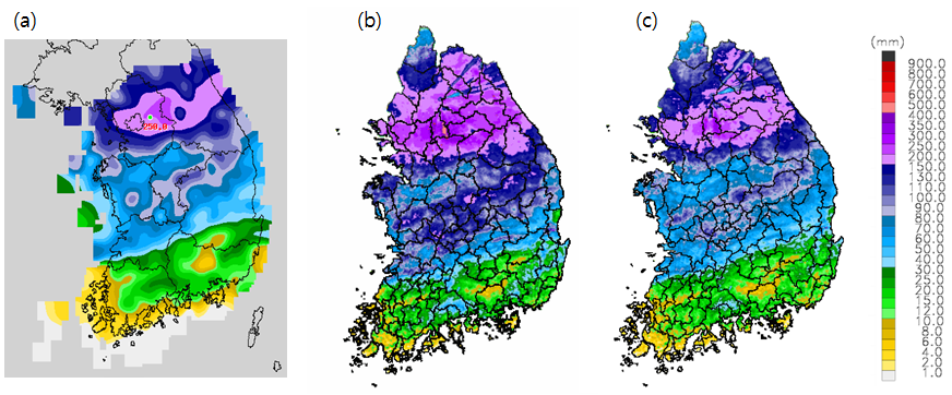 Fig. 8.3.6. Distributions of (a) rain gauges daily rainfall and radar daily rainfall applied by (b) one weight factor (σ=10 km), and (c) total five weight factor with basins on Jul. 9, 2009.