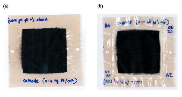 4부분 가장자리 열처리 된 CCM의 막 전극 접합 운전 전(a)과 후(b)의 모습