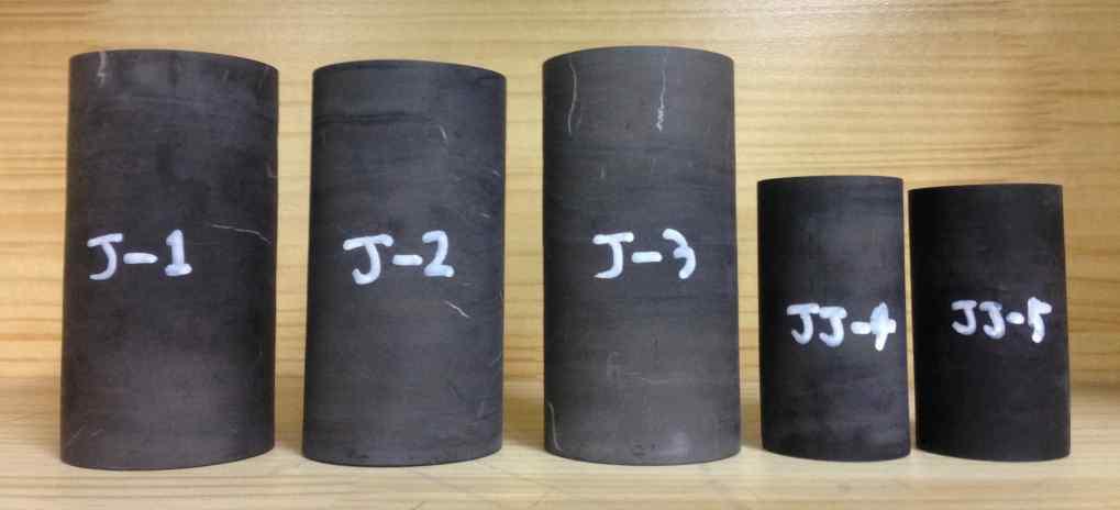 Core of the Jinju for measuring rock mechanical and hydraulic properties.