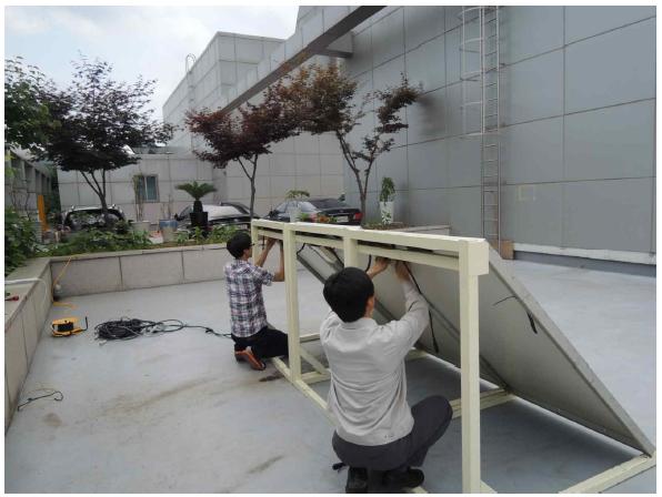 옥상 태양광 모듈 및 인버터 설치 모습