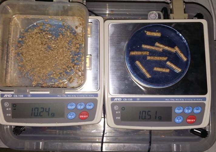 Scene of realtime weight measurement for grained and pelletized miscantuhs