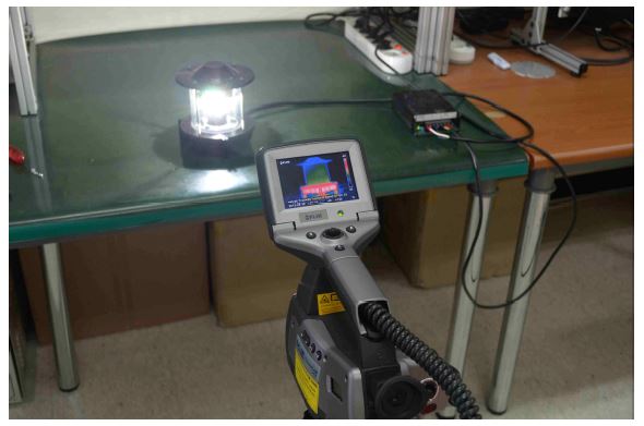 그림. 열화상 카메라를 이용한 방열판 온도 측정