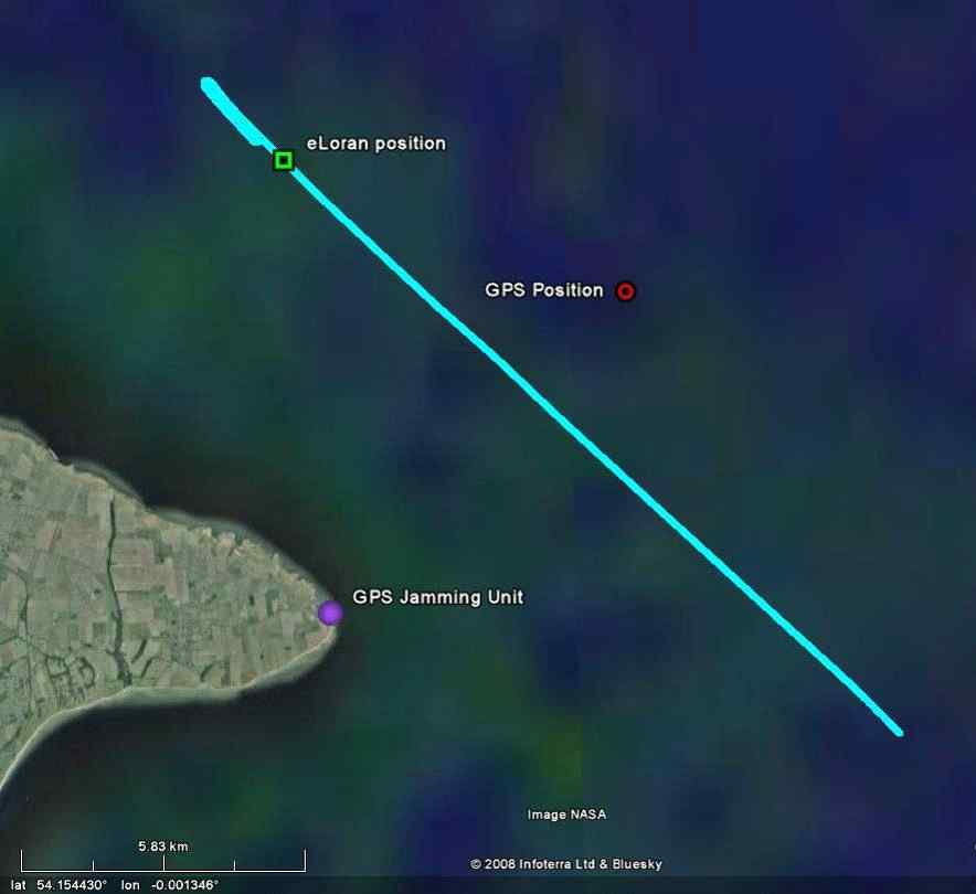 전파방해중 구굴 지구에 표시된 DGPS 수신기 A에 의한 위치