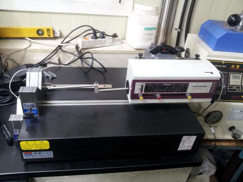 Straightness measurement machine (Contracer CV-2000)