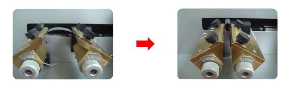 Bending tester에 장착된 ZITO/Ag/ZITO 박막의 bending 전 과 후 이미지.