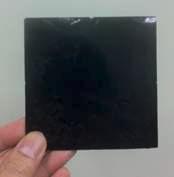 평판형 열교환판. 성형품 치수 100mm×100mm×0.5mm. 복합재료 HDPE + MWCNT 20wt% + Graphene 20wt%