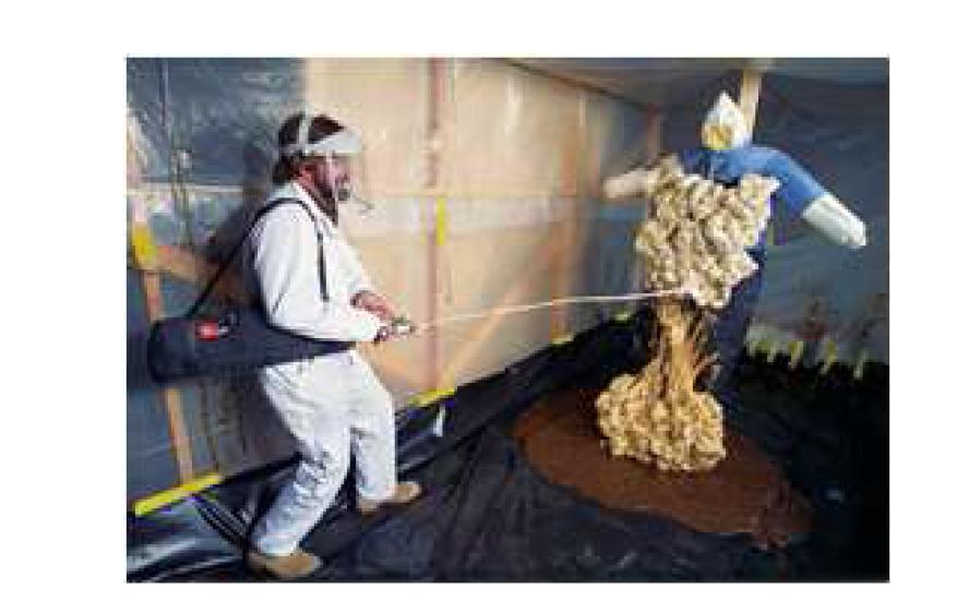 미해군에서 발포우레탄을 이용하여 개발한 sticky foam 사용 사진.[6]