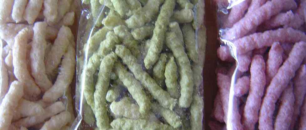 Puffing products of ginseng leaf and fruit using brown rice.