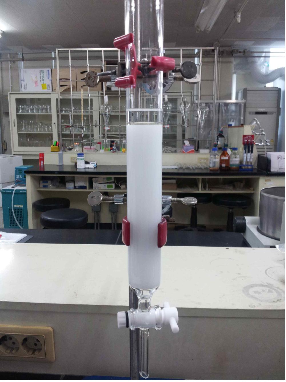 Silica column chromatography to remove residual FFAs and phosphocholine from reaction products