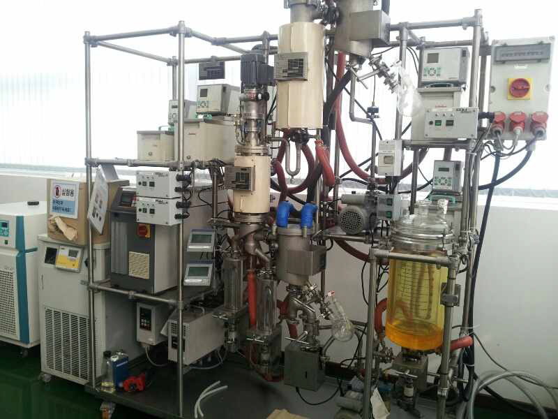 Distillation Tower within Optimizated Packing Material for Purification of Medium Viscosity Lecithin