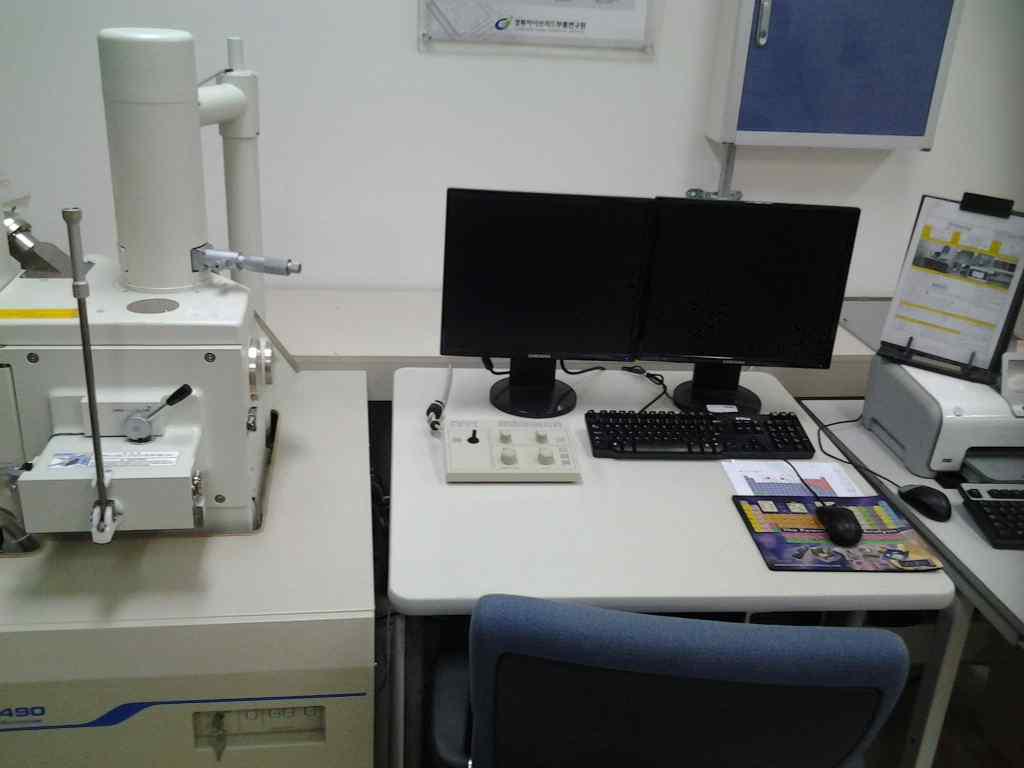 Scanning Electron Microscope(JSM-6490)