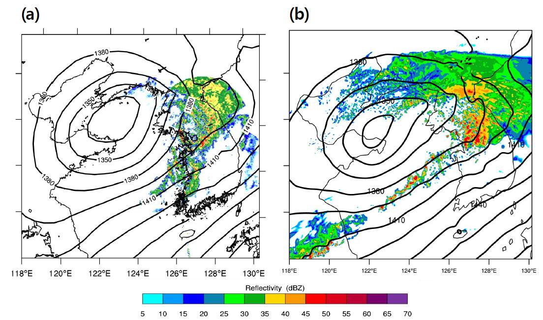 (a) Composite radar reflectivity from KMA radar sites (dBZ, shaded) and geopotential height (m, solid lines) from CFSR reanalysis at 850 hPa. (b) Simulated radar reflectivity at 3 km and geopotential height at 850 hPa for 0300 KST 27 June 2005 (CC19).