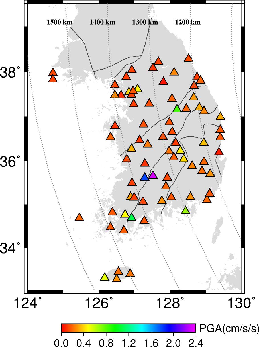 동일본대지진에 의해 기록된 한반도에서의 최대지반 가속도. 최대지반가속도는 0.03-2.32 cm/s/s 의 범위에서 나타난다.