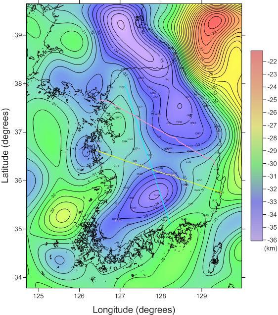 Distribution of the Moho depths in the Southern Korea Peninsula area (Contours in 0.5 km).