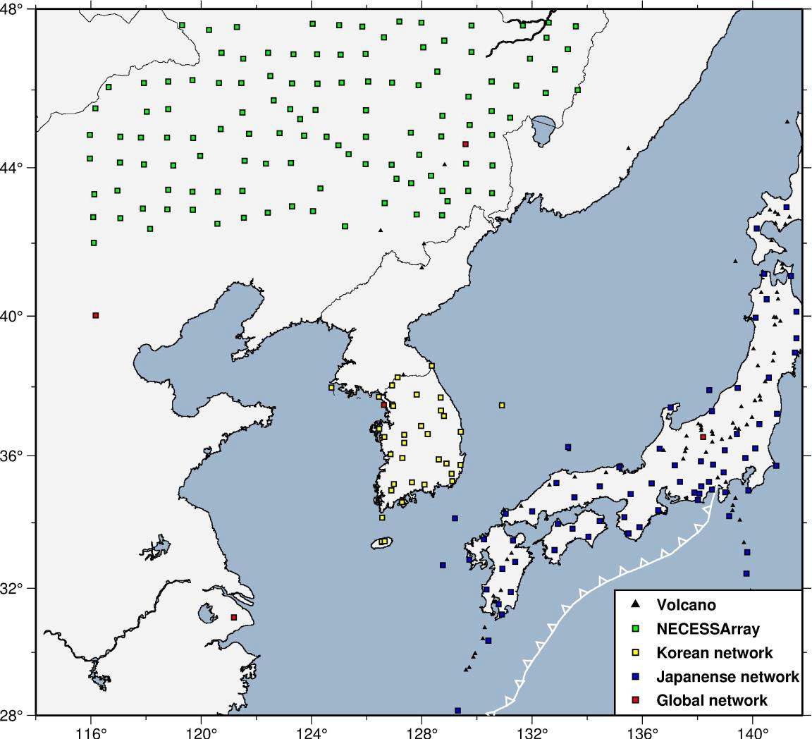 지진 배경 잡음 신호처리에 사용된 한국・중국・일본 지진계 네트워크 분포